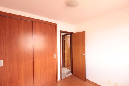 Apartamento à venda com 180m², 3 quartos e 2 vagasQuarto 2