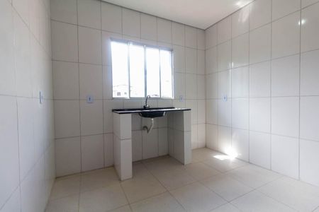 Sala/Cozinha de casa para alugar com 2 quartos, 100m² em Jardim Três Marias, São Paulo
