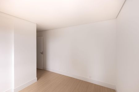 Apartamento à venda com 239m², 4 quartos e 4 vagas Apartamento à venda com 239m², 4 quartos e 4 vagasSemi-Suíte 2