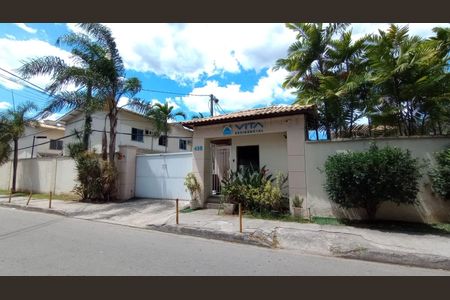 Casa de condomínio à venda com 70m², 2 quartos e 1 vaga Casa de condomínio à venda com 70m², 2 quartos e 1 vagaFachada