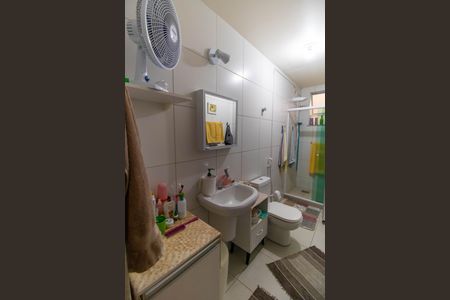 Casa à venda com 225m², 4 quartos e 1 vaga Casa à venda com 225m², 4 quartos e 1 vagaCasa 1 - Banheiro Social