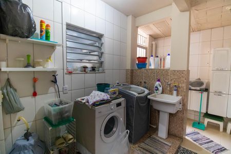 Casa à venda com 225m², 4 quartos e 1 vaga Casa à venda com 225m², 4 quartos e 1 vagaCasa 1 - Área de Serviço