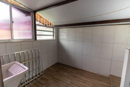 Casa à venda com 225m², 4 quartos e 1 vaga Casa à venda com 225m², 4 quartos e 1 vagaCasa 2 - Área de Serviço