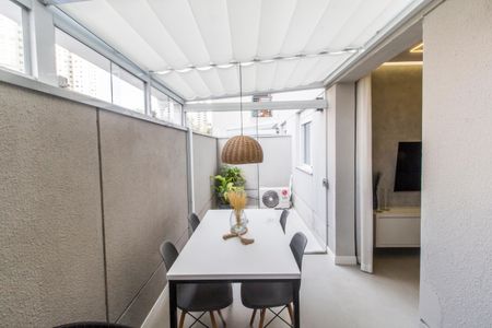 Apartamento à venda com 56m², 1 quarto e 1 vaga Apartamento à venda com 56m², 1 quarto e 1 vagaVaranda