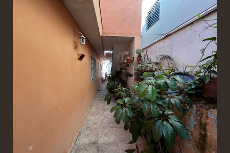 Casa à venda com 190m², 5 quartos e 2 vagas Casa à venda com 190m², 5 quartos e 2 vagasCorredor