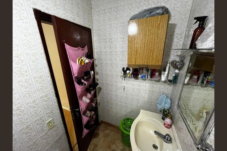 Casa à venda com 190m², 5 quartos e 2 vagas Casa à venda com 190m², 5 quartos e 2 vagasBanheiro da Suíte