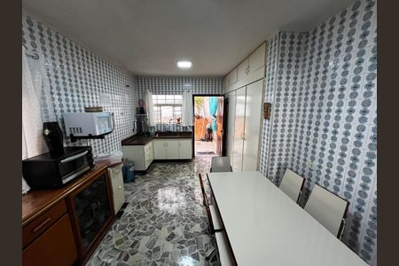 Casa à venda com 190m², 5 quartos e 2 vagas Casa à venda com 190m², 5 quartos e 2 vagasCozinha