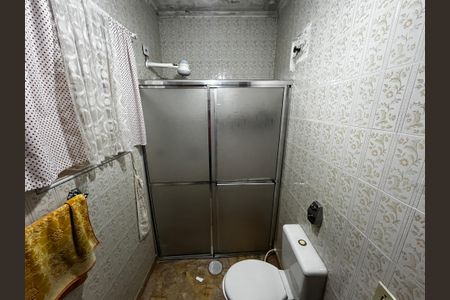 Casa à venda com 190m², 5 quartos e 2 vagas Casa à venda com 190m², 5 quartos e 2 vagasBanheiro da Suíte