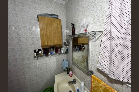 Casa à venda com 190m², 5 quartos e 2 vagas Casa à venda com 190m², 5 quartos e 2 vagasBanheiro da Suíte