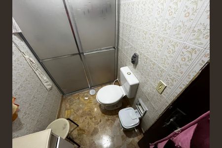 Casa à venda com 190m², 5 quartos e 2 vagas Casa à venda com 190m², 5 quartos e 2 vagasBanheiro da Suíte