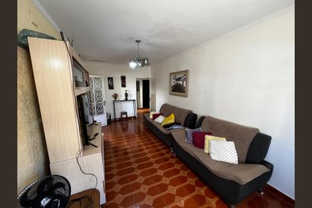 Casa à venda com 190m², 5 quartos e 2 vagas Casa à venda com 190m², 5 quartos e 2 vagasSala