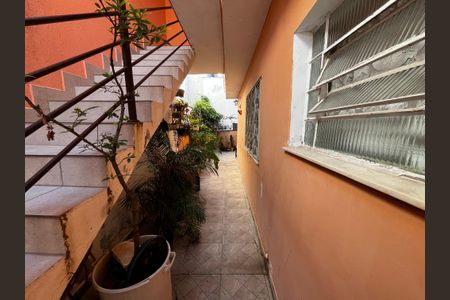 Casa à venda com 190m², 5 quartos e 2 vagas Casa à venda com 190m², 5 quartos e 2 vagasCorredor