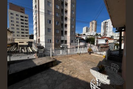 Casa à venda com 190m², 5 quartos e 2 vagas Casa à venda com 190m², 5 quartos e 2 vagasVaranda