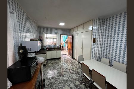 Casa à venda com 190m², 5 quartos e 2 vagas Casa à venda com 190m², 5 quartos e 2 vagasCozinha