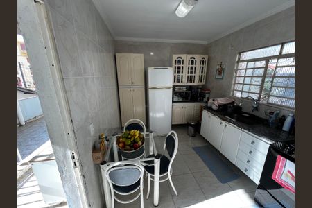 Casa à venda com 190m², 5 quartos e 2 vagas Casa à venda com 190m², 5 quartos e 2 vagasCozinha 2