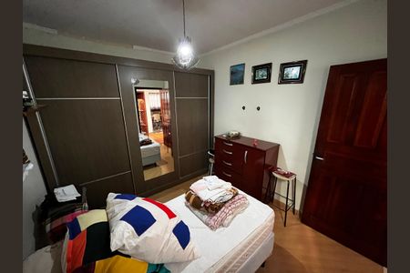 Casa à venda com 190m², 5 quartos e 2 vagas Casa à venda com 190m², 5 quartos e 2 vagasQuarto 2