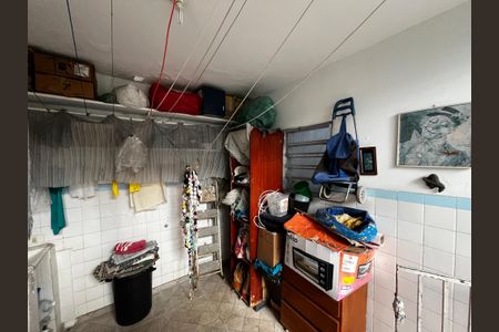 Casa à venda com 190m², 5 quartos e 2 vagas Casa à venda com 190m², 5 quartos e 2 vagasLavanderia