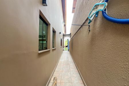 Casa à venda com 580m², 5 quartos e 11 vagasCorredor 