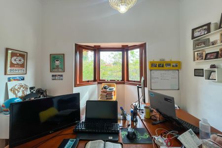 Casa à venda com 580m², 5 quartos e 11 vagasEscritório