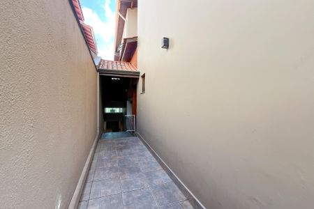 Casa à venda com 580m², 5 quartos e 11 vagasCorredor 