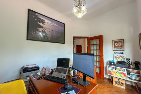 Casa à venda com 580m², 5 quartos e 11 vagasEscritório