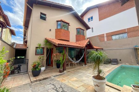 Casa à venda com 580m², 5 quartos e 11 vagasPiscina