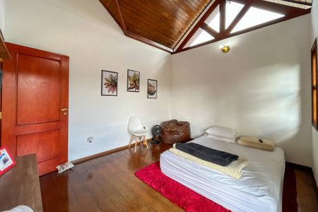 Casa à venda com 580m², 5 quartos e 11 vagasQuarto