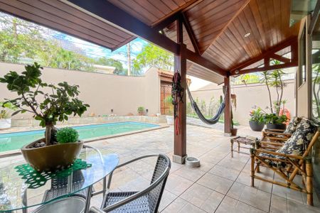 Casa à venda com 580m², 5 quartos e 11 vagasPiscina