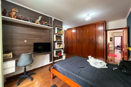 Casa à venda com 580m², 5 quartos e 11 vagasSuíte 1