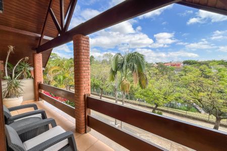 Casa à venda com 580m², 5 quartos e 11 vagasVaranda da Suíte 4