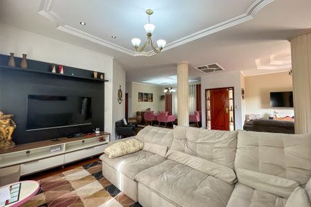 Casa à venda com 580m², 5 quartos e 11 vagasSala