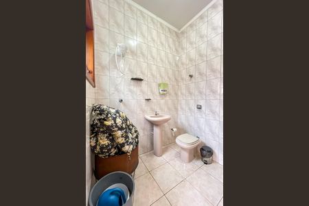 Casa à venda com 580m², 5 quartos e 11 vagasBanheiro de Serviço