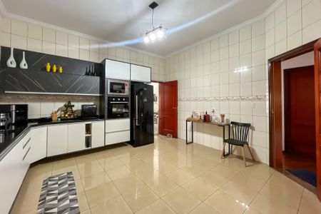 Casa à venda com 580m², 5 quartos e 11 vagasCozinha