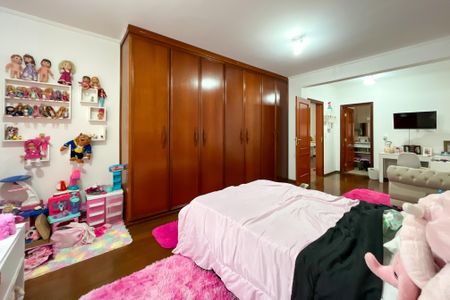 Casa à venda com 580m², 5 quartos e 11 vagasSuíte 2