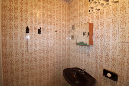 Casa à venda com 200m², 2 quartos e 4 vagasBanheiro da Suíte