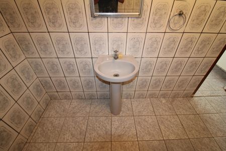 Casa à venda com 200m², 2 quartos e 4 vagasBanheiro de Serviço