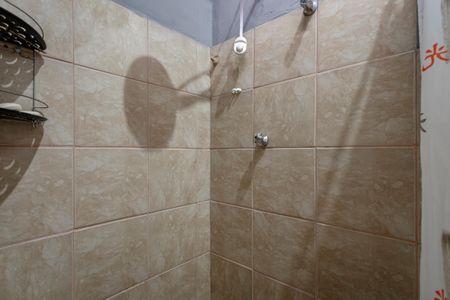 Casa à venda com 70m², 2 quartos e 2 vagasBanheiro da Edícula 3