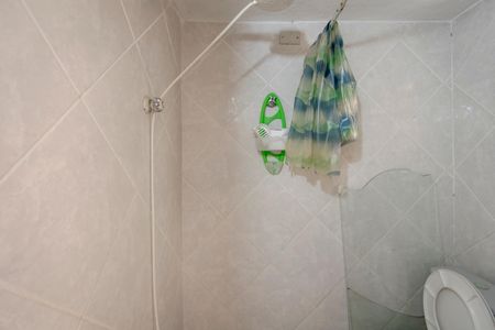 Casa à venda com 70m², 2 quartos e 2 vagasBanheiro da Edícula 2