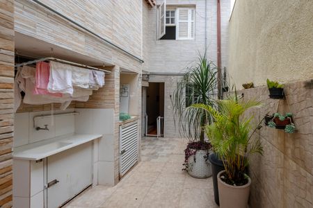 Casa à venda com 70m², 2 quartos e 2 vagasQuintal