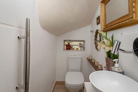 Casa à venda com 70m², 2 quartos e 2 vagasLavabo