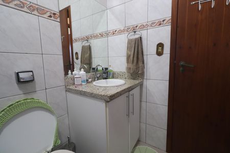 Casa à venda com 350m², 4 quartos e 2 vagasBanheiro