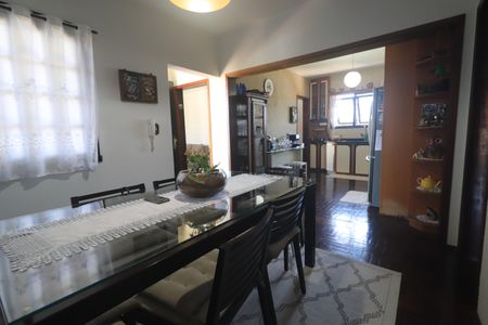 Casa à venda com 350m², 4 quartos e 2 vagasCopa