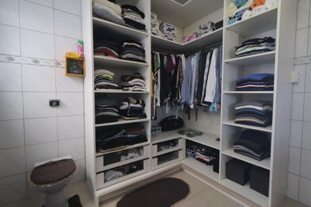 Casa à venda com 350m², 4 quartos e 2 vagasBanheiro da Suíte