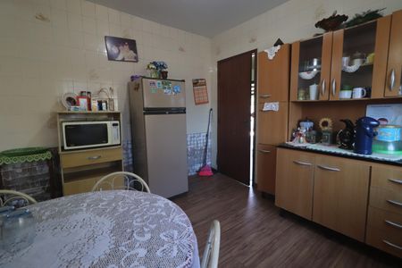 Casa à venda com 350m², 4 quartos e 2 vagasCozinha