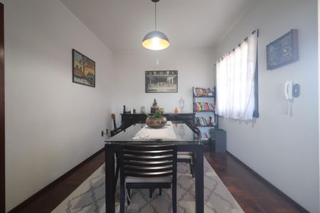 Casa à venda com 350m², 4 quartos e 2 vagasCopa