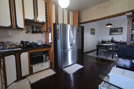 Casa à venda com 350m², 4 quartos e 2 vagasCozinha 2