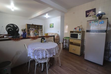 Casa à venda com 350m², 4 quartos e 2 vagasCozinha