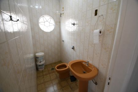 Casa para alugar com 252m², 3 quartos e 5 vagasBanheiro de Serviço