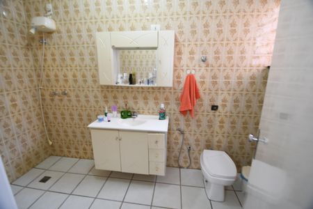 Casa para alugar com 252m², 3 quartos e 5 vagasBanheiro da Suíte