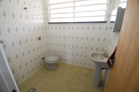 Casa para alugar com 252m², 3 quartos e 5 vagasBanheiro 2